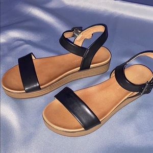 Casual sandals